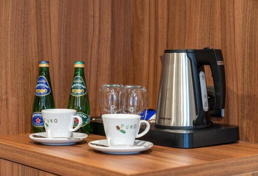 اتاق لوکس, Wodnik