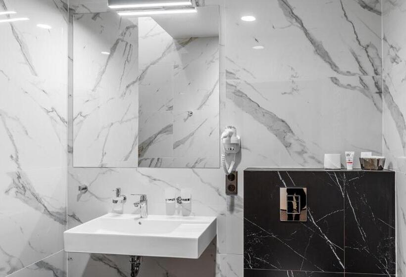 اتاق لوکس, Wodnik