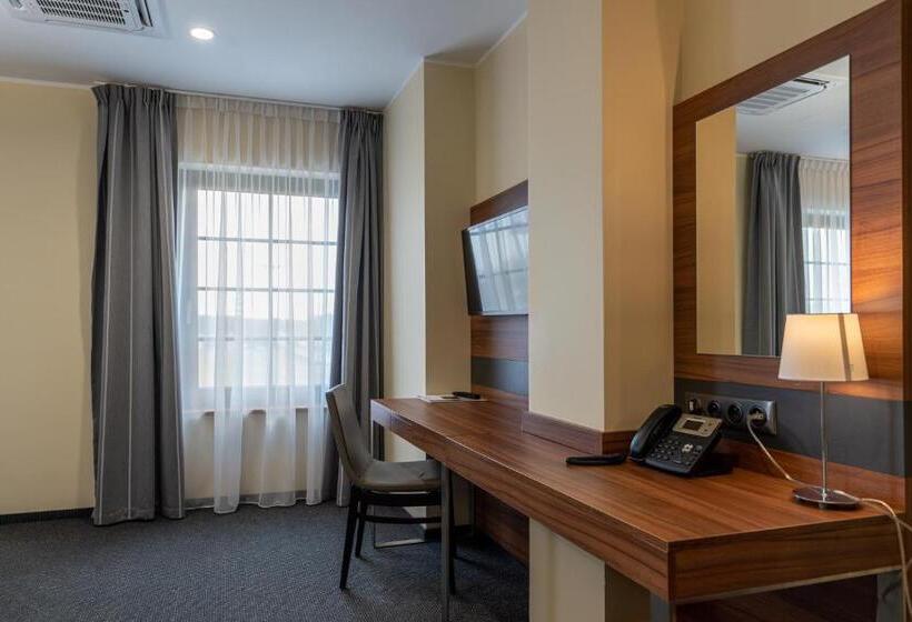 Family Suite, Wodnik