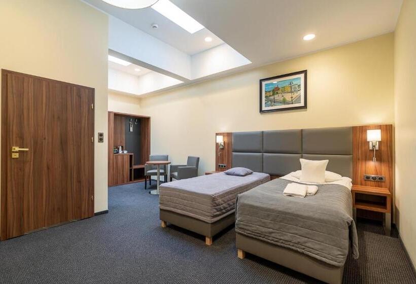 اتاق اکونومی, Wodnik