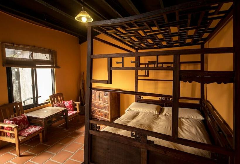 اتاق استاندارد با بالکن, Owlstay Jiufen Wander