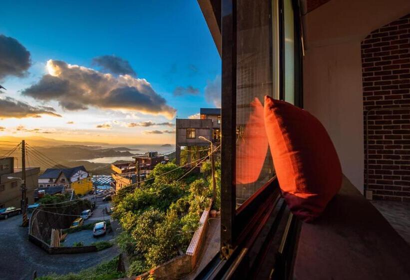 استودیوی استاندارد, Owlstay Jiufen Wander