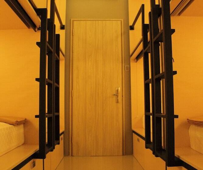 Кровать в Общей Комнате, Bali Caps Hostel
