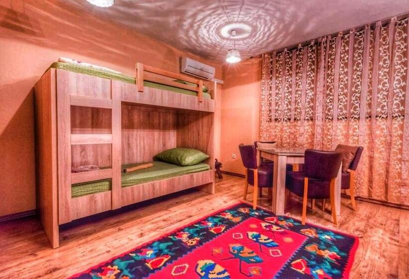 اتاق استاندارد چهار تخته, Pansion Bubamara Mostar