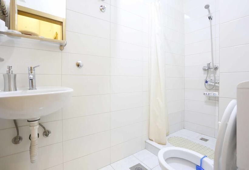 اتاق استاندارد با چشمانداز شهر, Pigeon Square Rooms