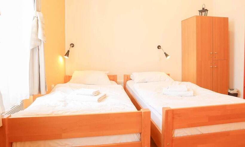 اتاق استاندارد با چشم‌انداز شهر, Pigeon Square Rooms