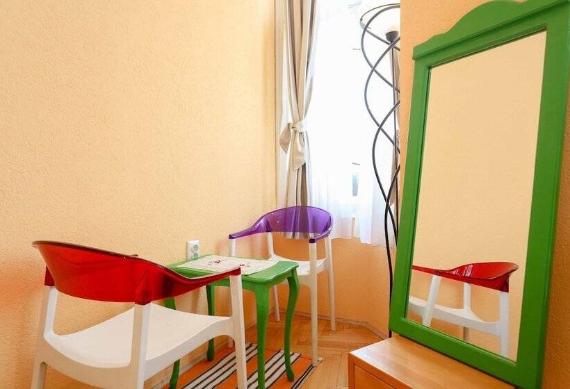 اتاق استاندارد با چشمانداز شهر, Pigeon Square Rooms