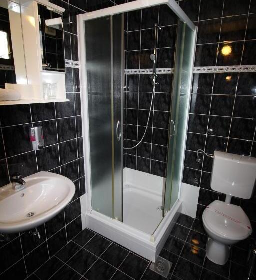 اتاق لوکس سه تخته, Pansion Stari Grad