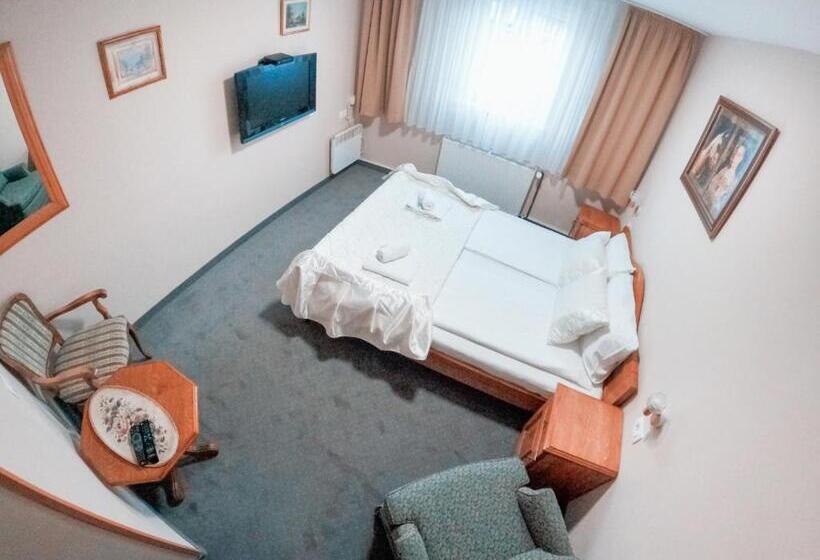 Deluxe Room Mountain View, Pansion Stari Grad