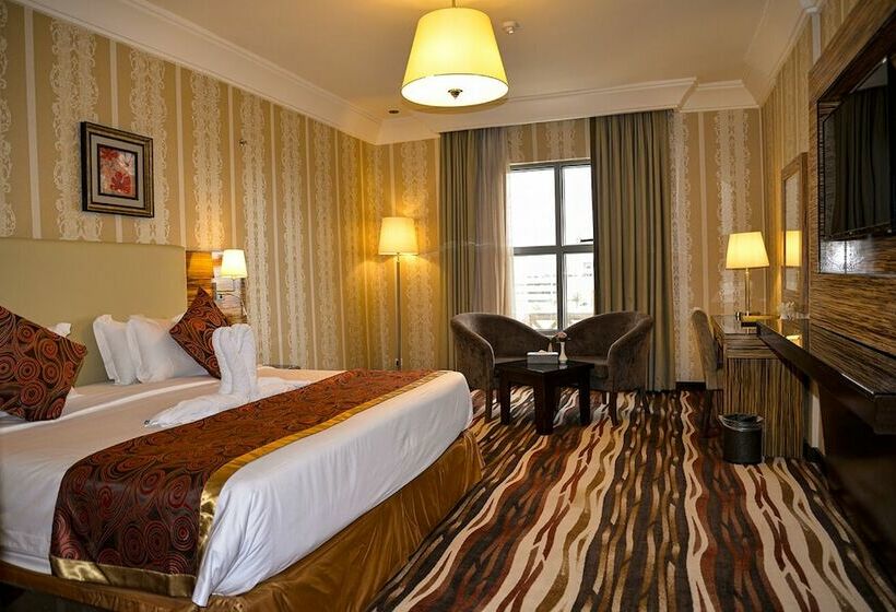 Номер Стандарт Вид на Город, Crown Town