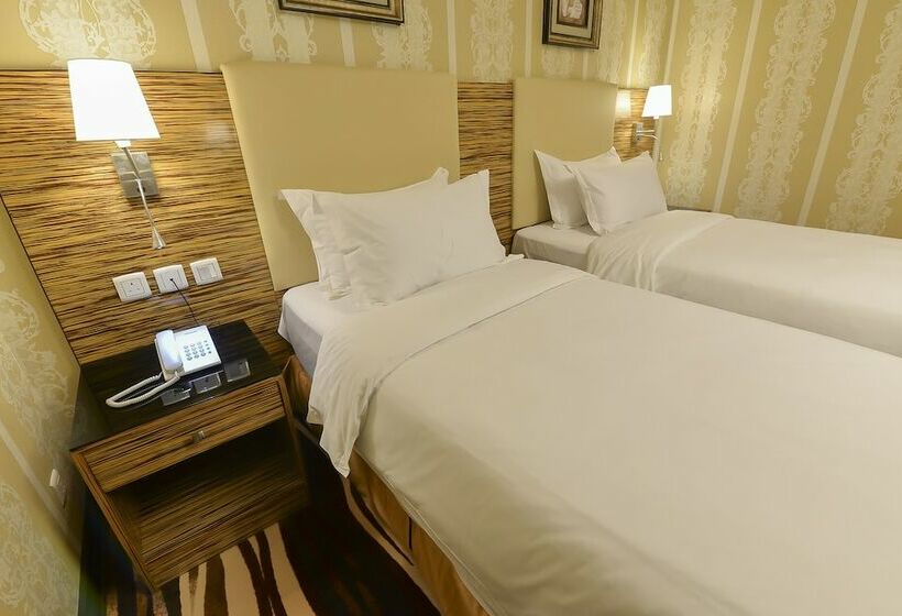غرفة قياسية, Crown Town