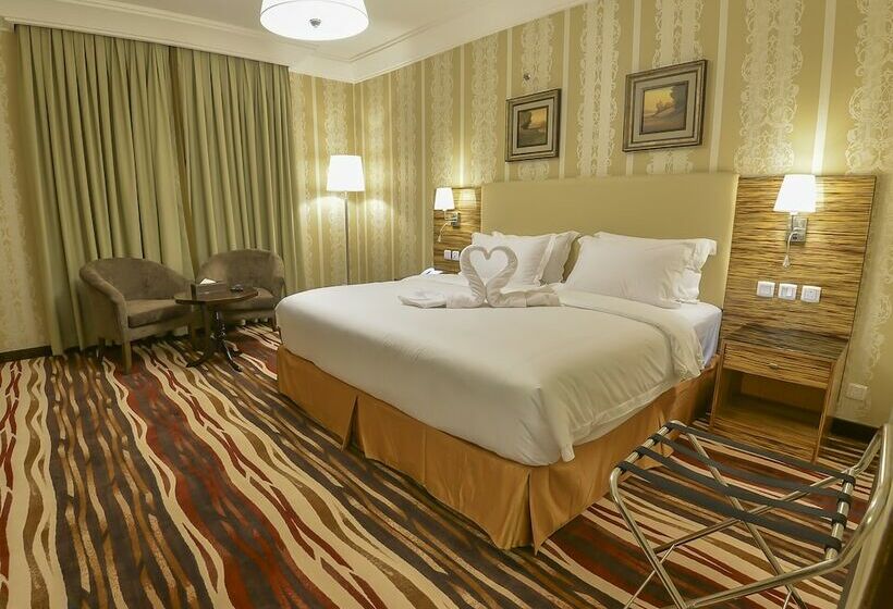 Номер Стандарт, Crown Town