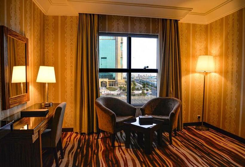 Номер Deluxe Вид на Море Боковой, Crown Town