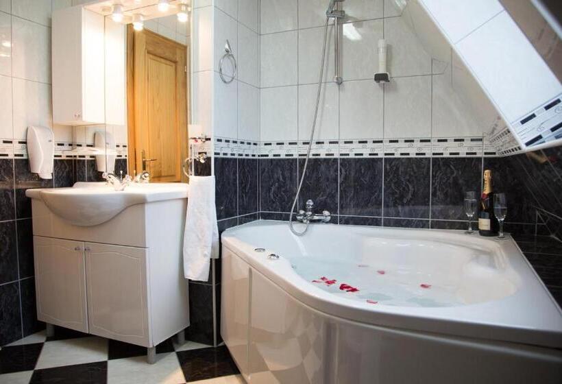 اتاق خانوادگی, Motel Babino Brdo