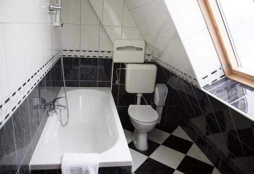 اتاق لوکس با بالکن, Motel Babino Brdo
