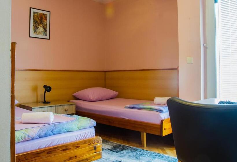 اتاق استاندارد, Motel Han