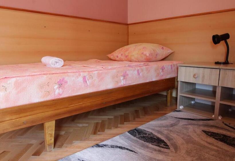 اتاق استاندارد سه نفره, Motel Han