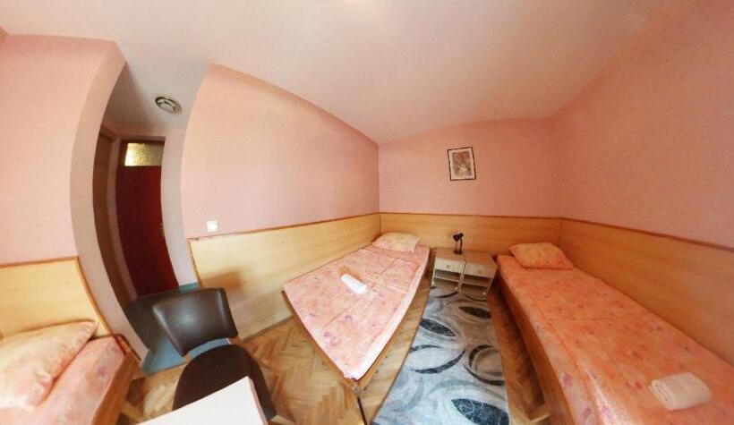 اتاق استاندارد سه نفره, Motel Han