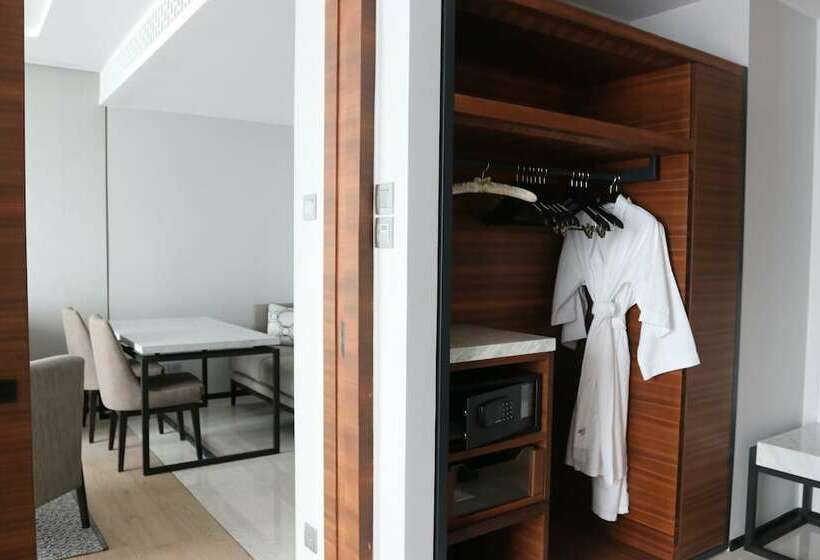 클럽 스위트, Bangkok Marriott Hotel The Surawongse