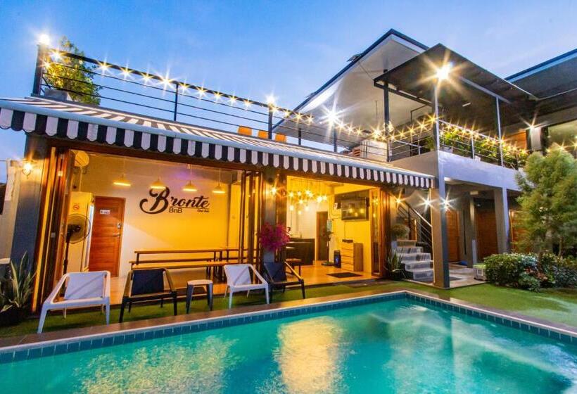 ویلای یک اتاق خوابه با استخر شنا, Bronte Bnb