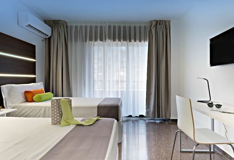 اتاق استاندارد با بالکن, Roisa Hostal Boutique