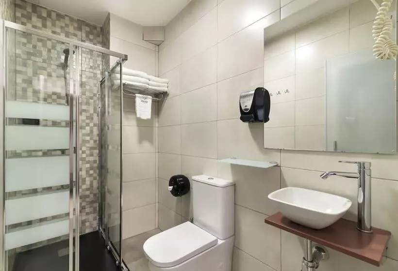 سوییت جونیور, Roisa Hostal Boutique