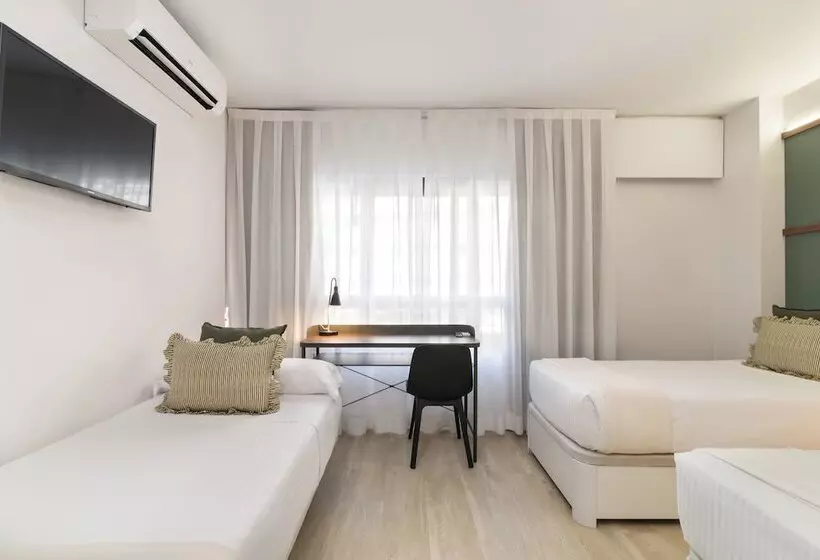 سوییت جونیور, Roisa Hostal Boutique