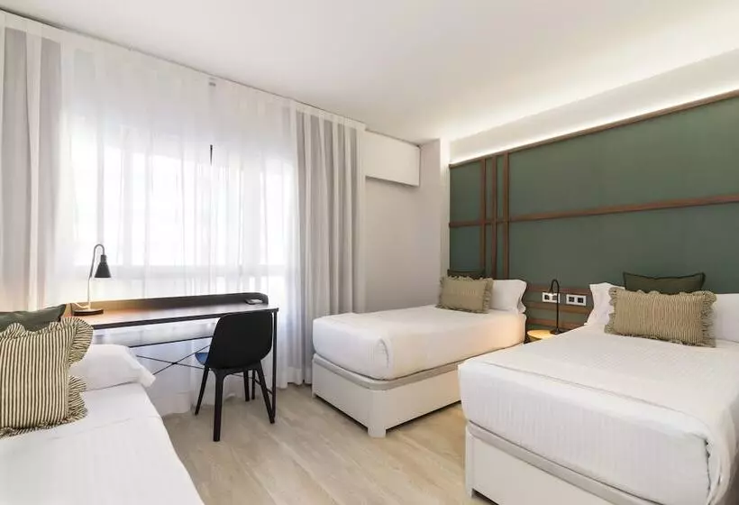 سوییت جونیور, Roisa Hostal Boutique