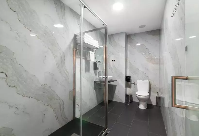سوییت جونیور با بالکن, Roisa Hostal Boutique
