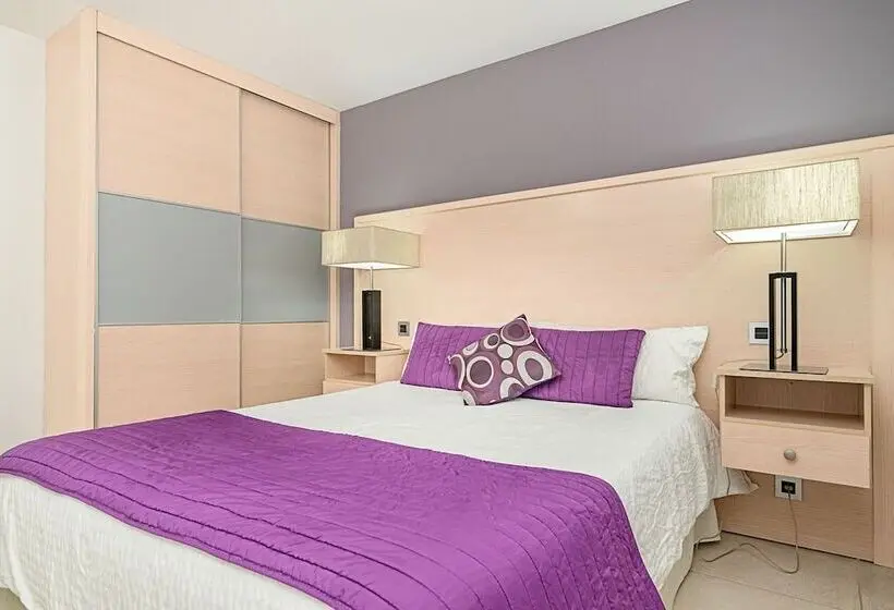 آپارتمان 1 خوابه با چشم‌انداز استخر, Sol Mogan Suites - Adults Only