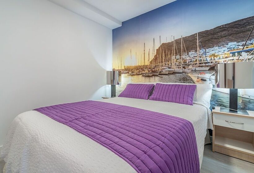 プールビューのバルコニー付１ベッドルームアパート, Sol Mogan Suites - Adults Only