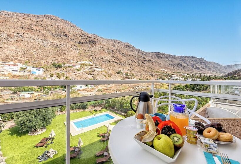 プールビューのバルコニー付１ベッドルームアパート, Sol Mogan Suites - Adults Only