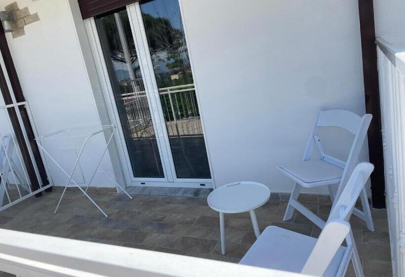 디럭스 룸, Zia Bi Bed And Breakfast