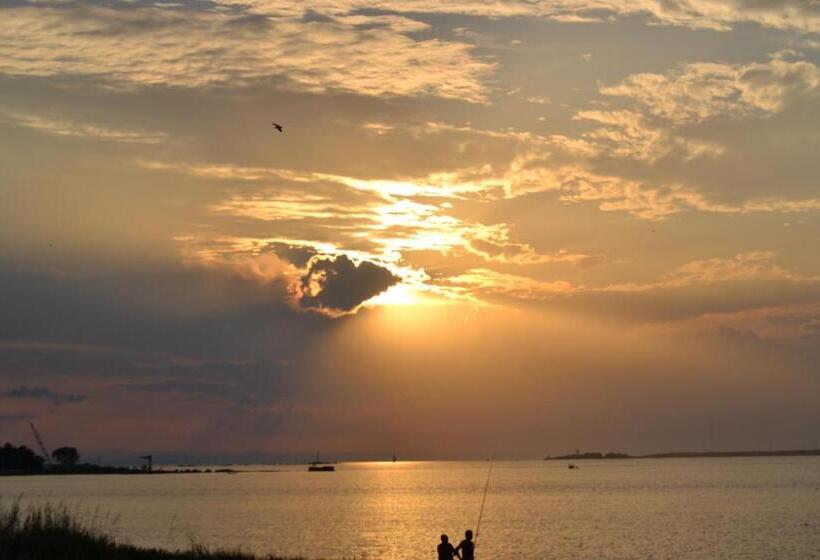 آپارتمان 1 خوابه با چشمانداز دریا, Bed And Breakfast Sun Wine