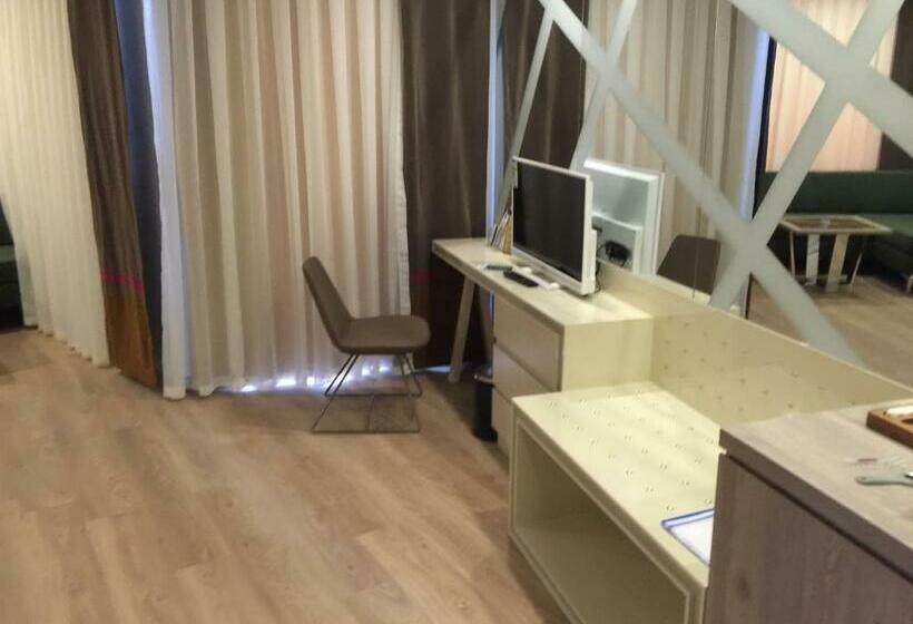 Pokój Standard Widok Boczny Morze, Delphin Be Grand Resort
