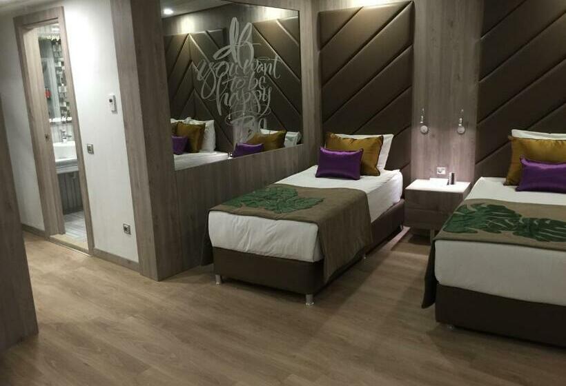 Pokój Standard Widok Boczny Morze, Delphin Be Grand Resort