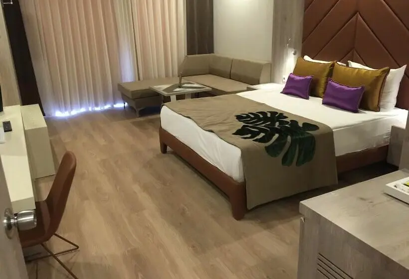 اتاق خانوادگی, Delphin Be Grand Resort