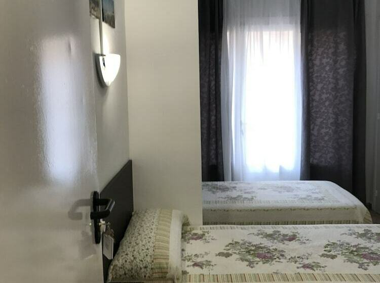 标准三人间, Playa Sol Costa Brava