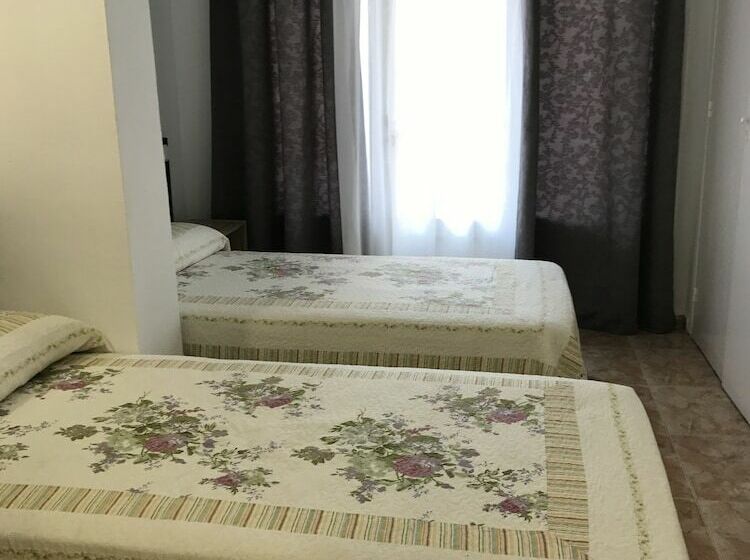 标准三人间, Playa Sol Costa Brava