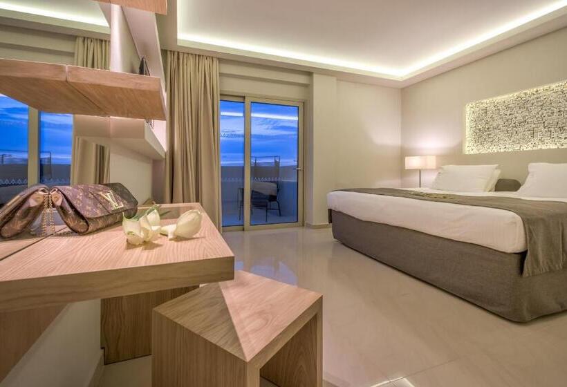 Люкс с гидромассажем, Azure Resort & Spa