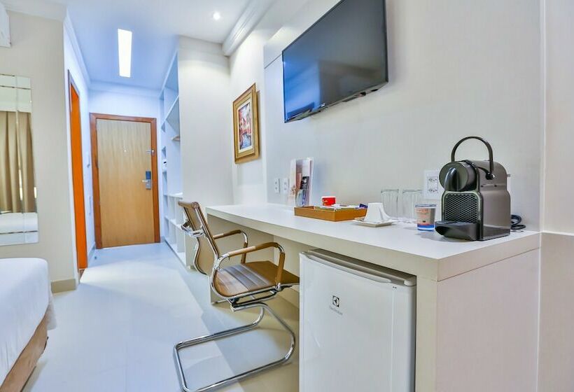 디럭스 룸, Golden Lis Hotel Boutique