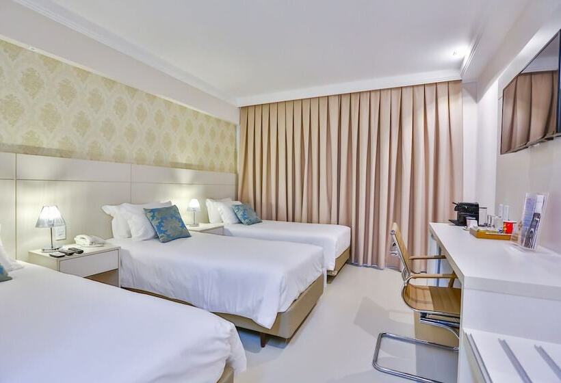 디럭스 트리플 룸, Golden Lis Hotel Boutique