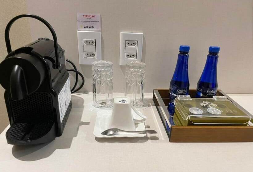 디럭스 룸, Golden Lis Hotel Boutique