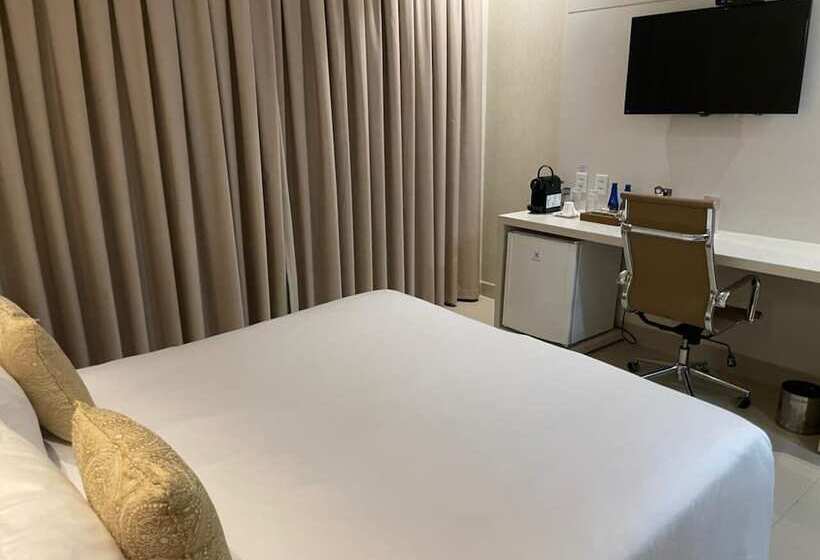 디럭스 룸, Golden Lis Hotel Boutique