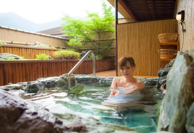 Standard-huone, Kazurabashi