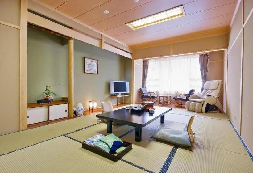 Standard-huone, Kazurabashi