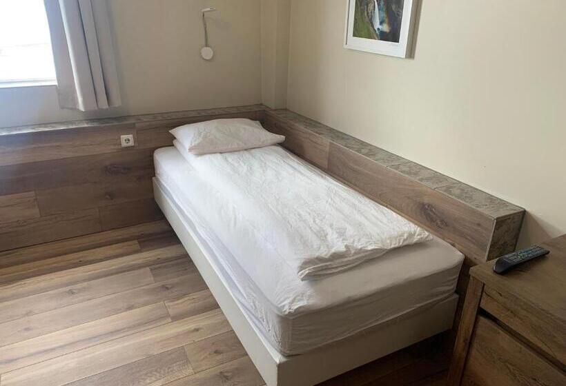 اتاق استاندارد یک نفره, Natur Akureyri