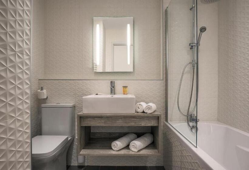 Трехместный Номер Классика, Sowell Hotels Les Chevaliers