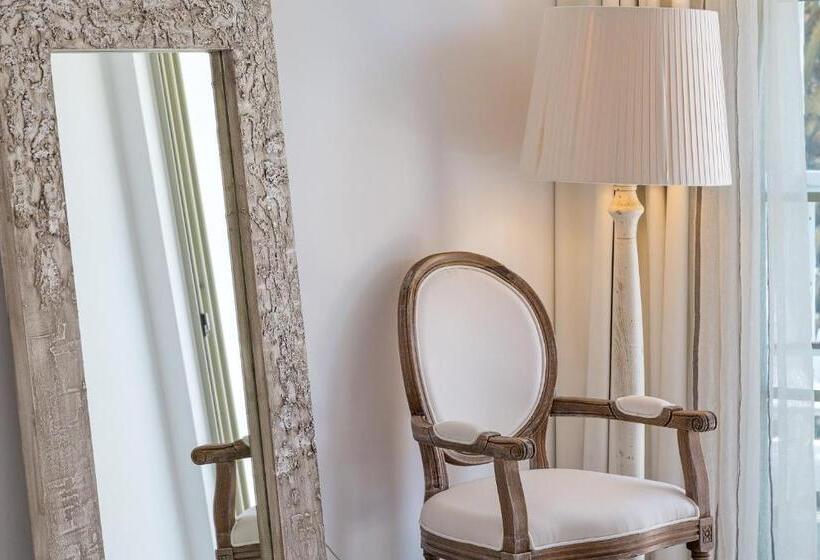 Полулюкс, White Pearls Luxury Suites   Adults Only