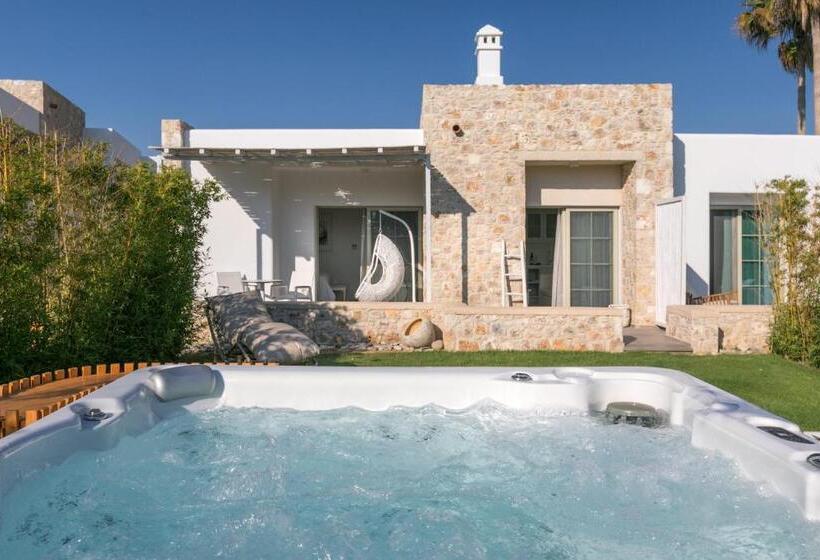 Люкс с гидромассажем, White Pearls Luxury Suites   Adults Only